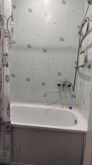 Гостиница Дружба Абакан 3-местный 2-комнатный номер стандарт с 3 односпальными кроватями-3