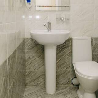 Гостиница Дружба Абакан Двухместный улучшенный второй категории (2 комнаты, 2 кровати)-1