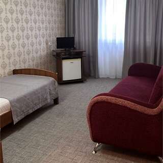 Гостиница Дружба Абакан Трехместный стандарт (2 комнаты, 3 кровати)-7