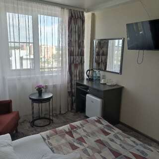 Гостиница Дружба Абакан Двухместный улучшенный второй категории (2 комнаты, 2 кровати)-2