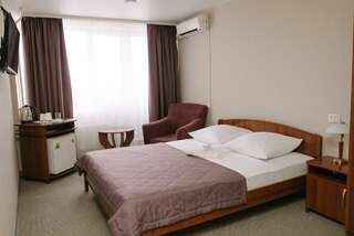 Гостиница Дружба Абакан 1-комнатный номер стандарт с 1 двуспальной кроватью-1